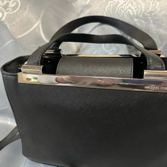 MICHAEL KORS WOMEN’S TILDA SAFFIANO LEATHER MEDIUM TOTE BLACK Used with … - Picture 4 of 16